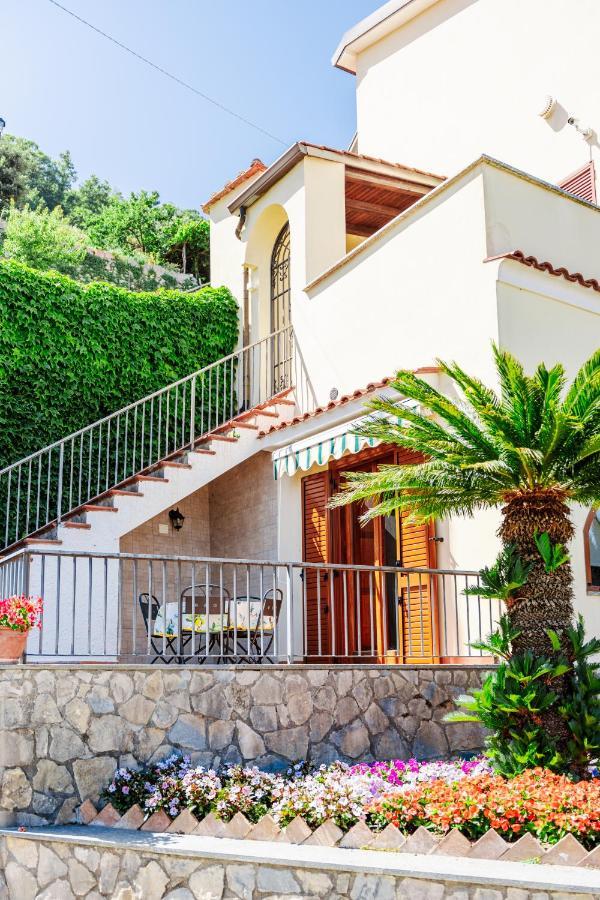 Appartamento Anna In Villa Laura Scala Luaran gambar